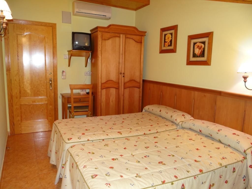Hotel Casa Carmen Benabarre Room photo